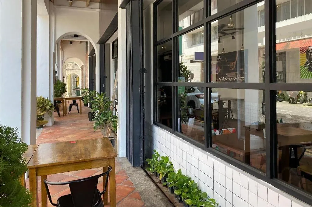 Spot On 90194 Lincoln'S Backpacker'S Hotell George Town