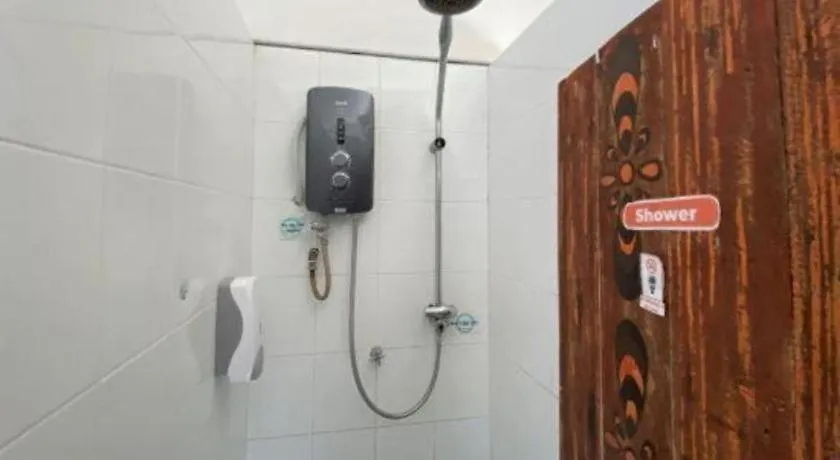 Spot On 90194 Lincoln'S Backpacker'S Hotell George Town